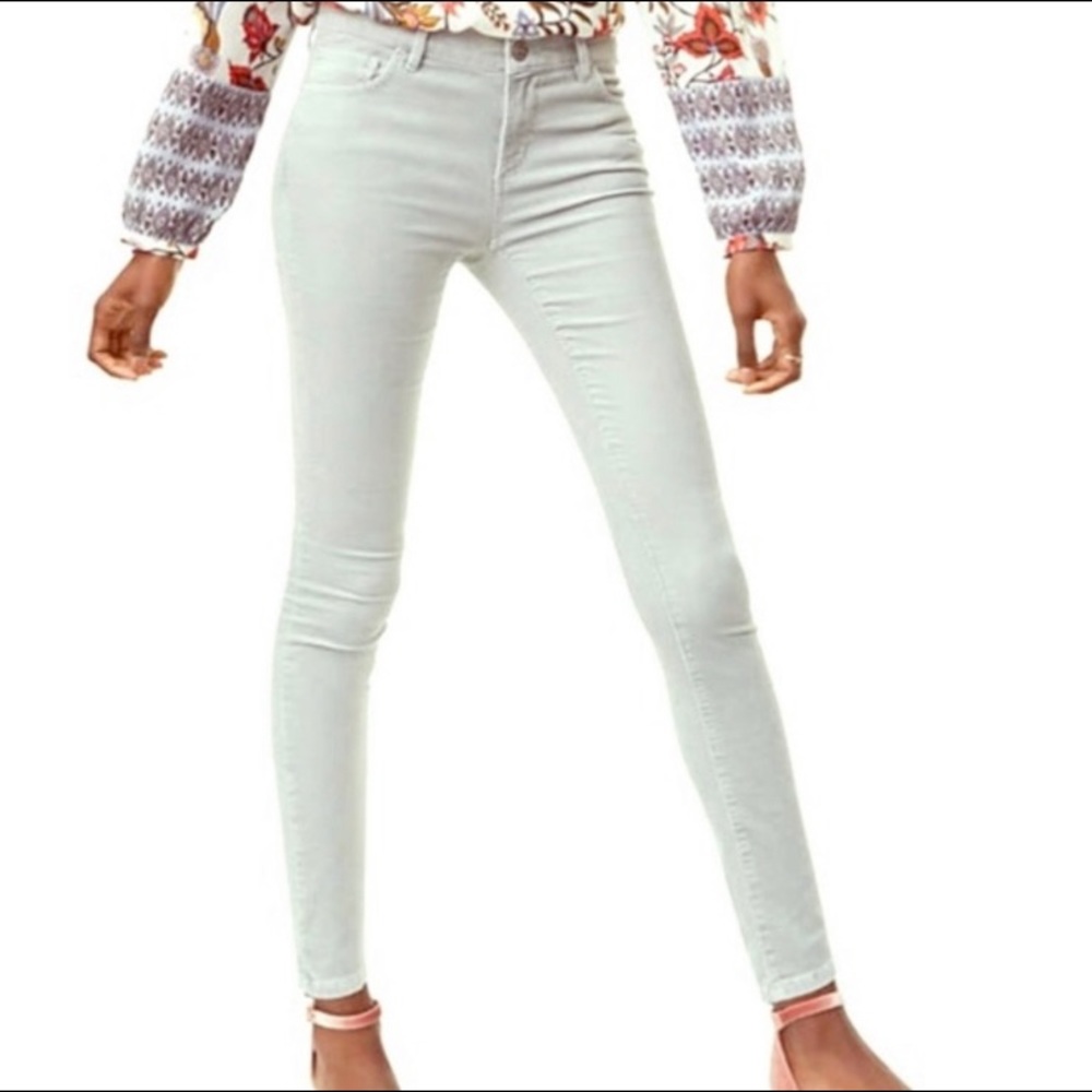 NWT LOFT modern skinny cords 4 soft white
